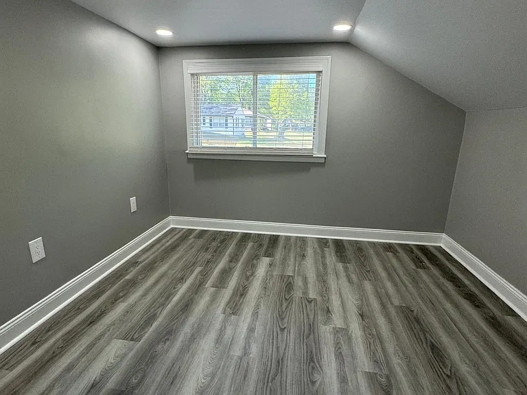 Upper level 2nd bedroom