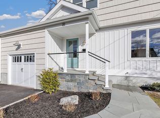 181 Longdean Rd, Fairfield, CT 06824