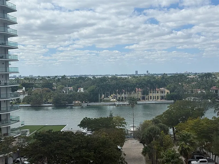 5555 Collins Ave #8R — Photo 15