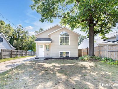 206 Nancy St SE, Kentwood, MI, 49548