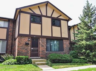 18W237 Standish Ln, Villa Park, IL
