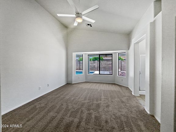 3rd image of 1850 E TREMAINE Avenue