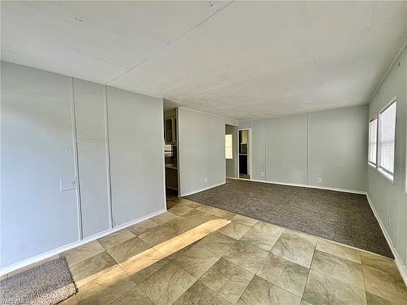 4th image of 334 Capitol ST