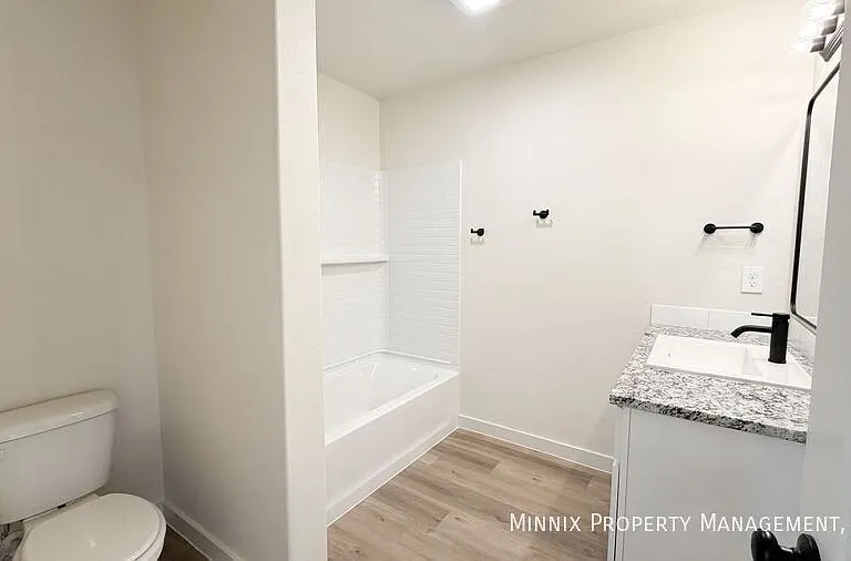 2161 Langford Ave — Photo 12