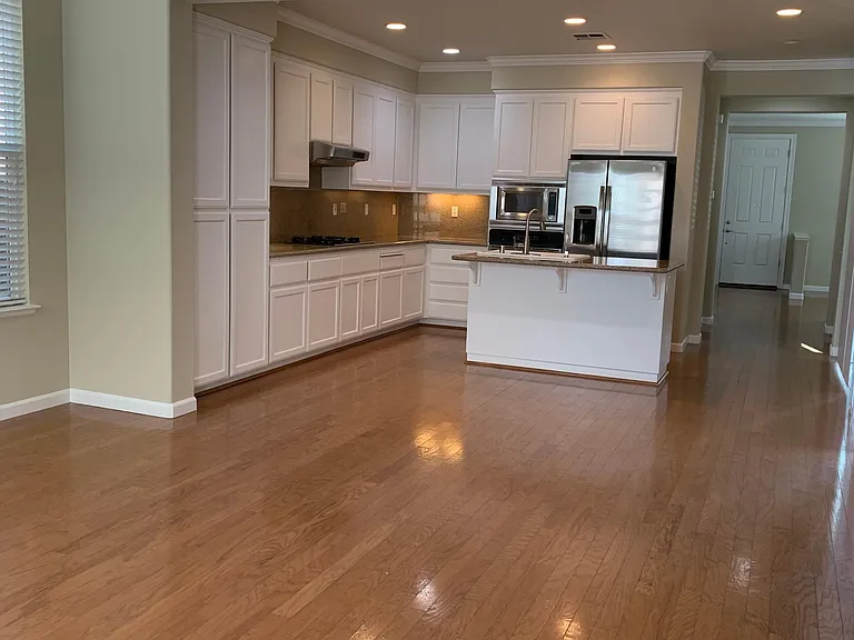 1717 Blakesley Dr — Photo 6