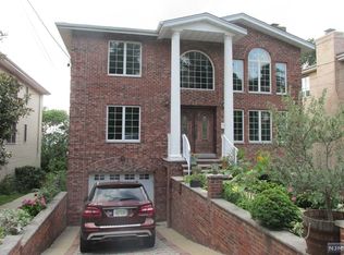 529 Studio Rd, Ridgefield, NJ 07657