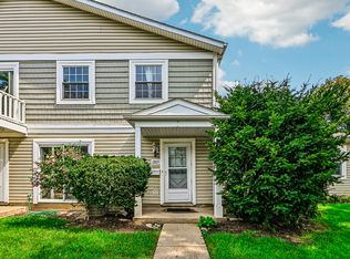 1205 Quincy Ct, Wheeling, IL 60090