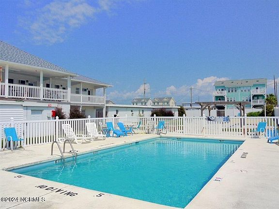 4th image of 303 Henderson Boulevard #2