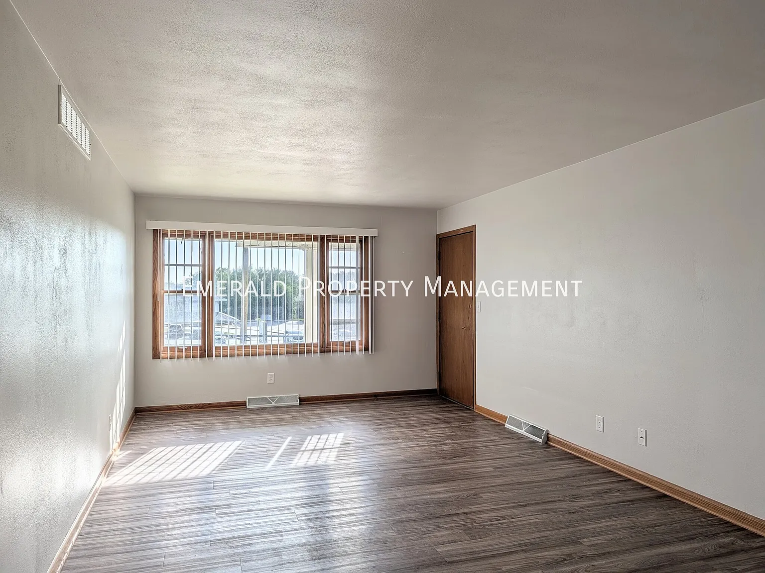 2 bed, $1,350 — Photo 2