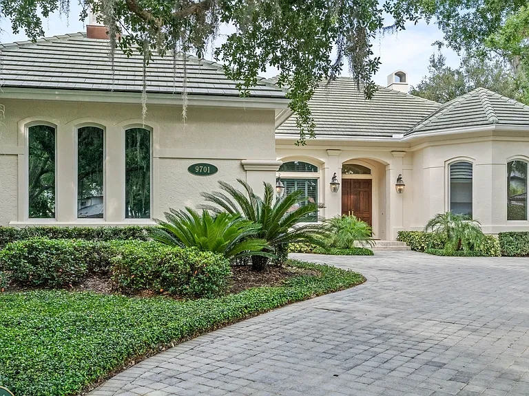 9701 Lake Isleworth Ct — Photo 2