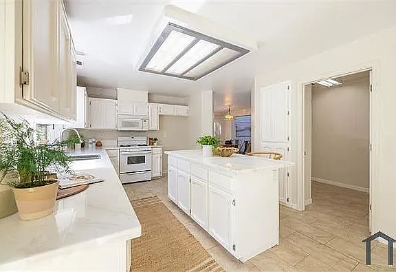 3rd image of 8940 Redwater Dr