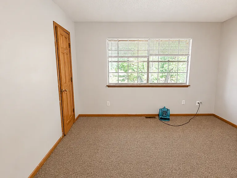 1011 S Jefferson St — Photo 8