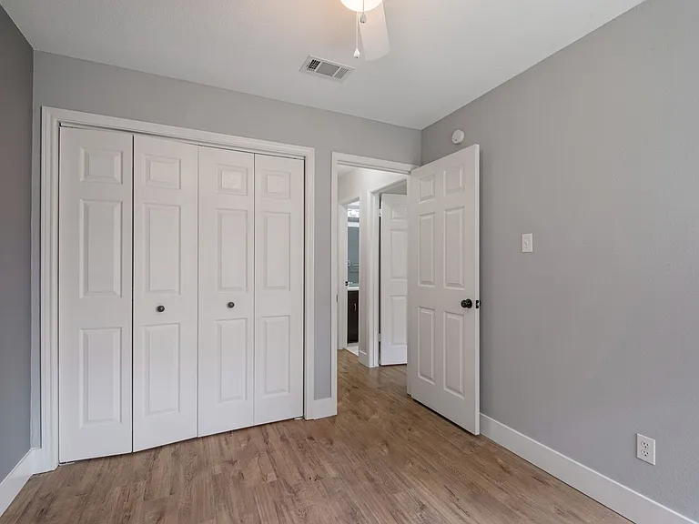 8900 Pocono Cv — Photo 17