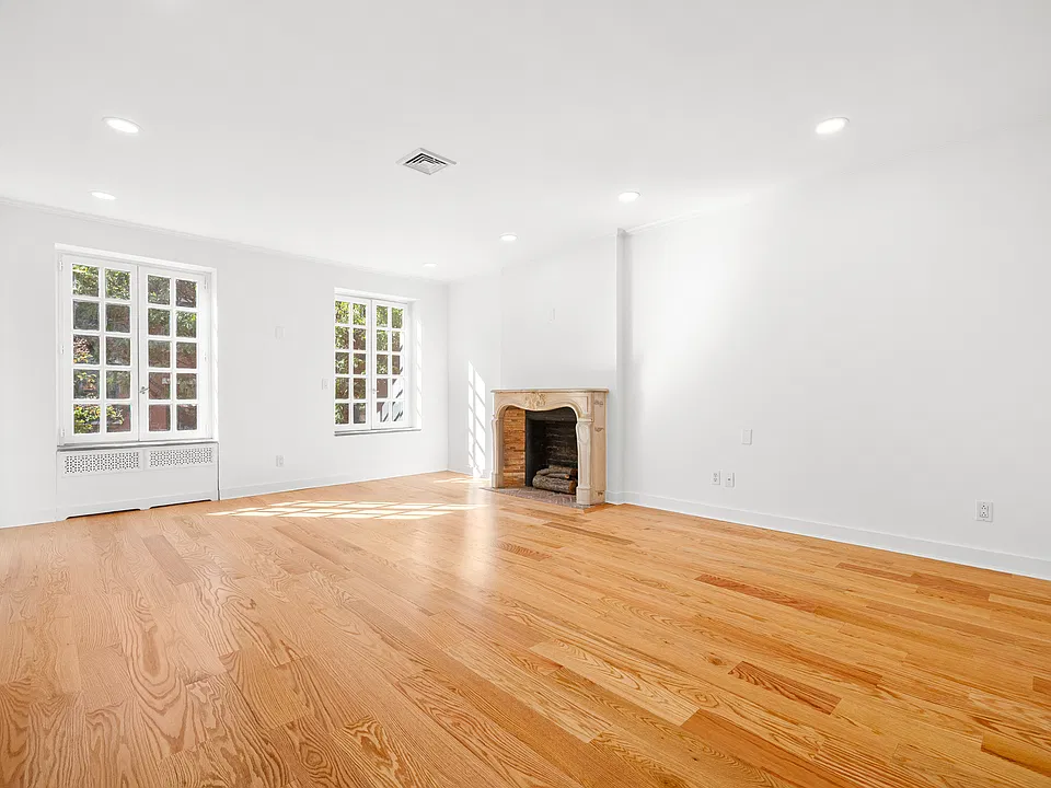 369 Bleecker St #3