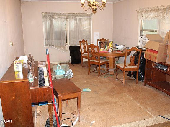 2nd image of 1401 N Main St