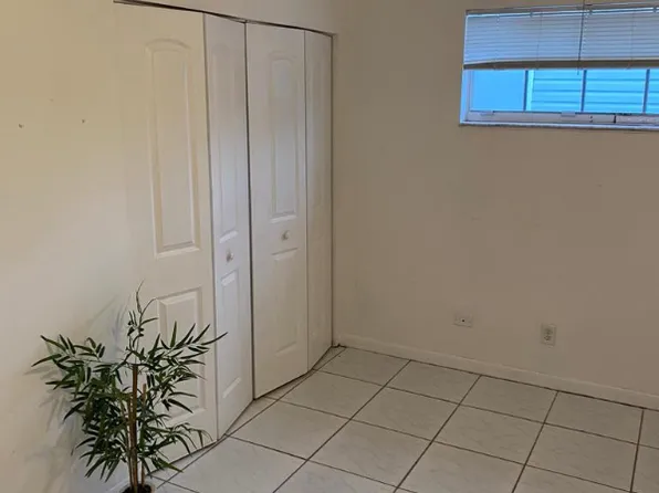 17201 NW 53rd Ave, Miami Gardens, FL 33055