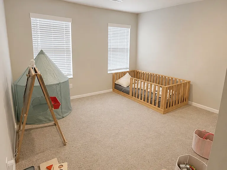 2725 Elliott St — Photo 4