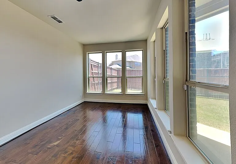 3006 Knightsbridge Ln — Photo 3