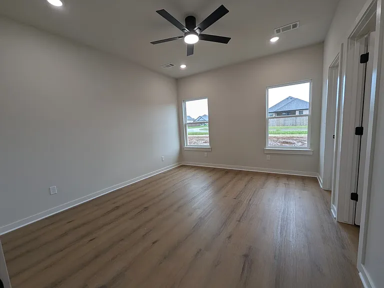 543 Cosmos St — Photo 8