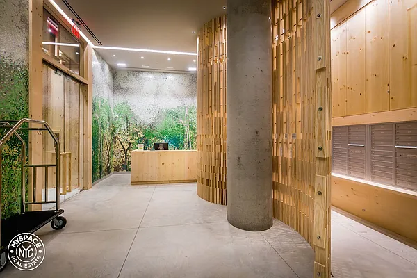 Rented by MySpaceNYC | media 24