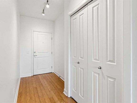 5th image of 328 S 21st Ave SW #301