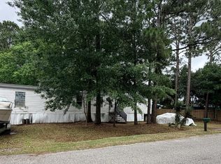 1956 Reagan Rd, Navarre, FL 32566
