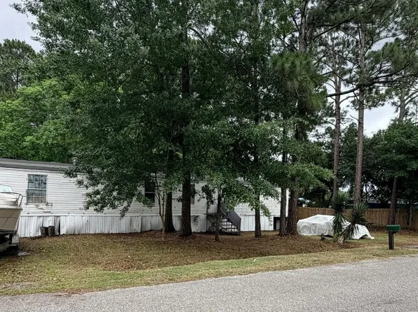 1956 Reagan Rd, Navarre, FL 32566
