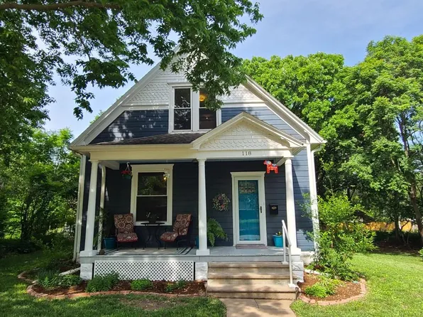 118 S Chestnut St, Lindsborg, KS 67456