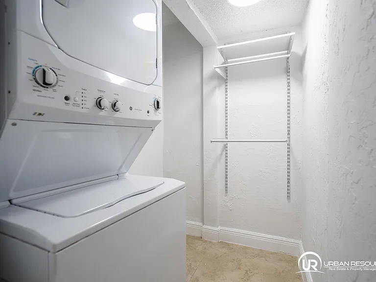 3265 Virginia St #11 — Photo 35