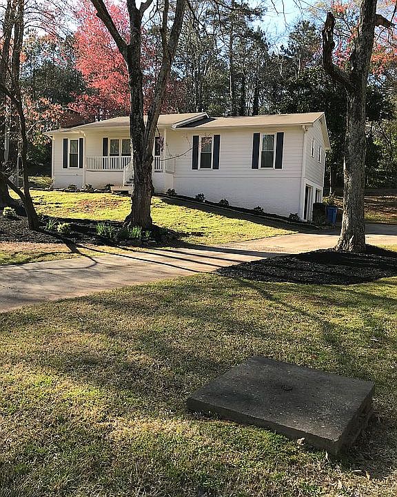 2nd image of 3431 Brookhill Cir
