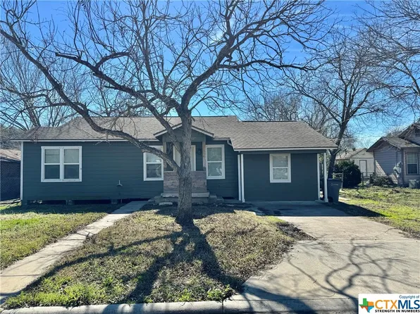 1805 Meadowlane St, Victoria, TX 77901