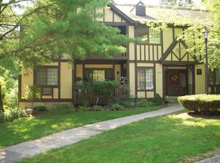16 Canterbury Ct, Brookfield, CT 06804