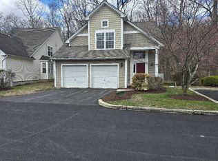 220 Aspen Cmn, East Stroudsburg, PA 18302