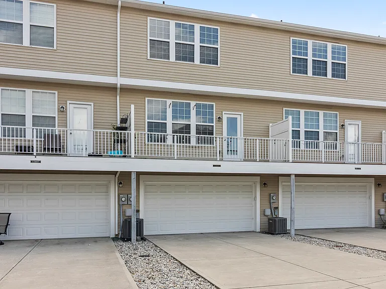 12683 White Chapel Cir — Photo 27