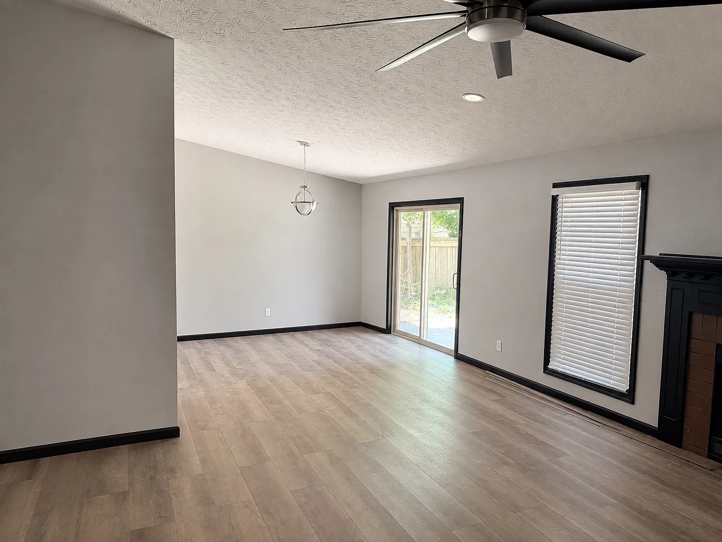 3 bed, 1588 sqft, $2,060 — Photo 4