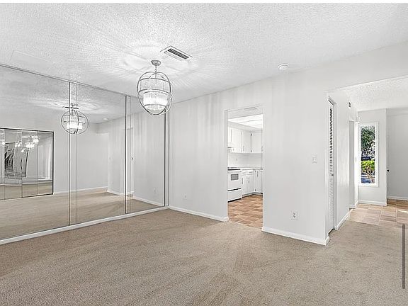 4th image of 120 Tomoka Meadows Blvd