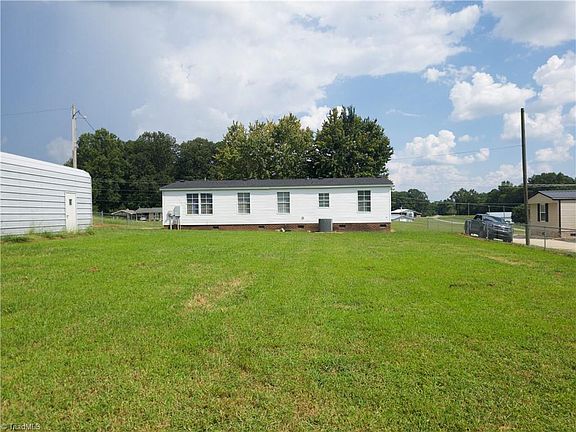 4th image of 1836 Siloam Rd