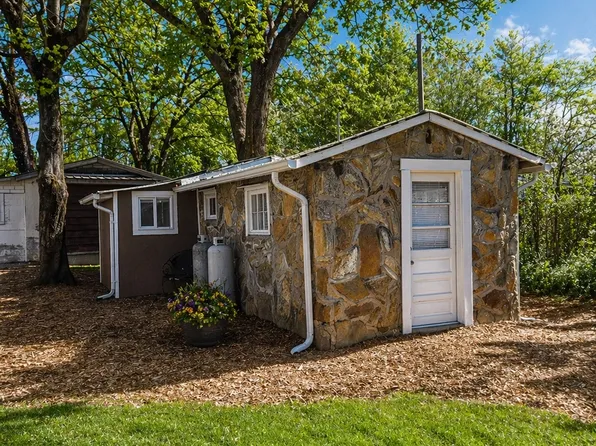 38 Lafolette St, Hendersonville, NC 28792