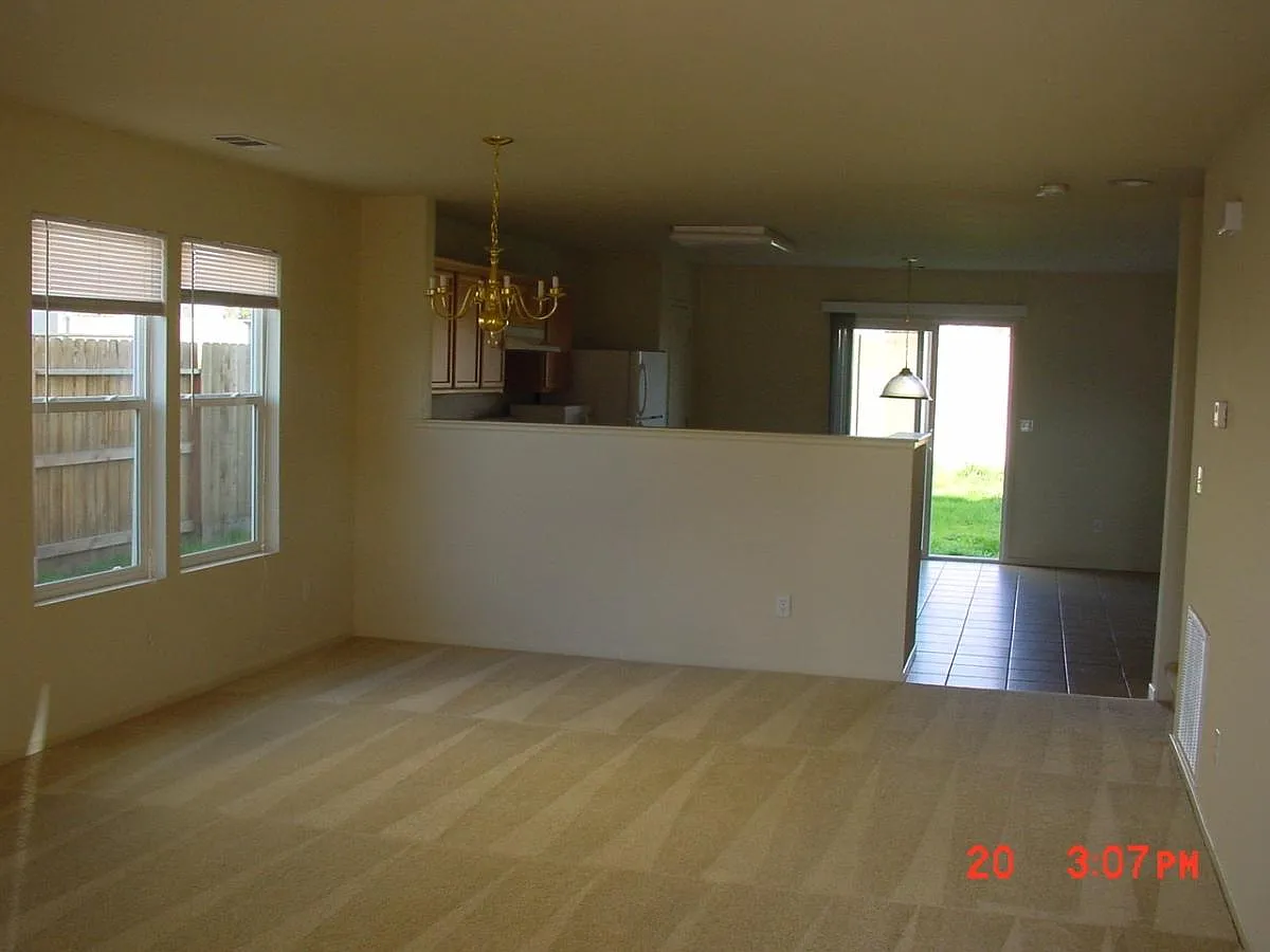 Building Photo - 3880 Solstice Ave