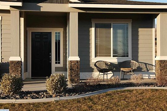 2nd image of 4605 Bermuda Dunes Dr