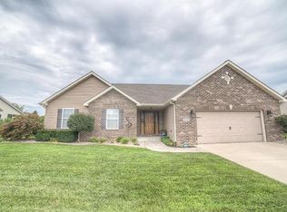 9625 Winchester St, Mascoutah, IL 62258