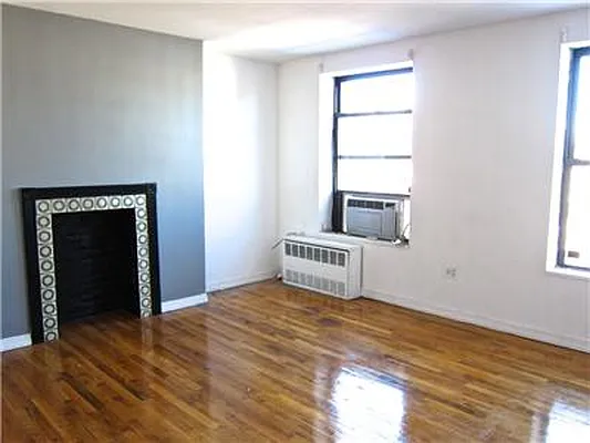 Rented by Adina Realty | media 21