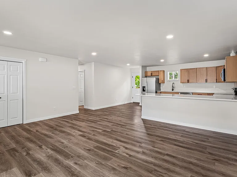 1302 S 14th Ave — Photo 32