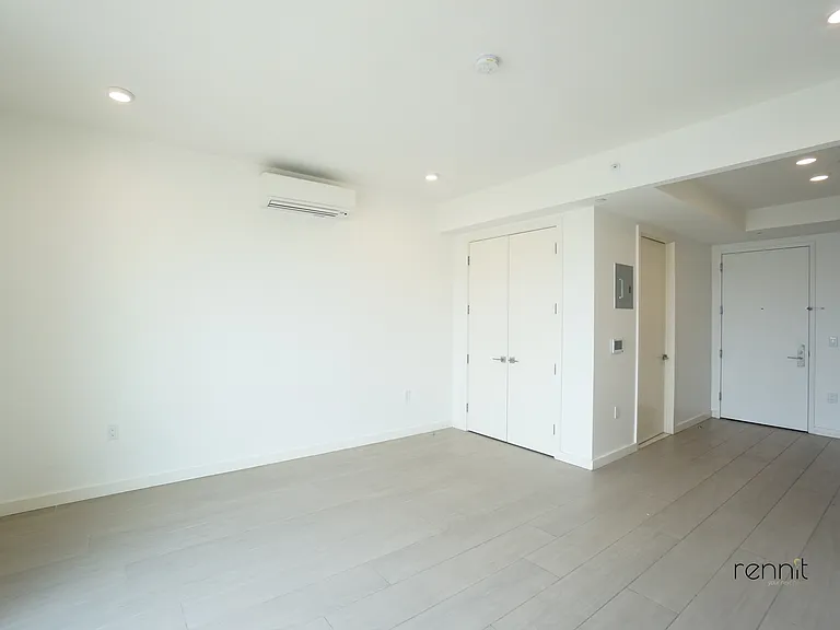 33 Little Nassau St #804 — Photo 4