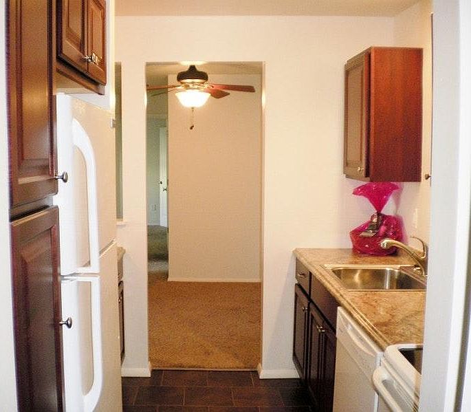 1st image of 21 Seward St APT 21