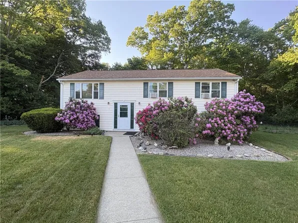 5 Lions Dr, Coventry, RI 02816