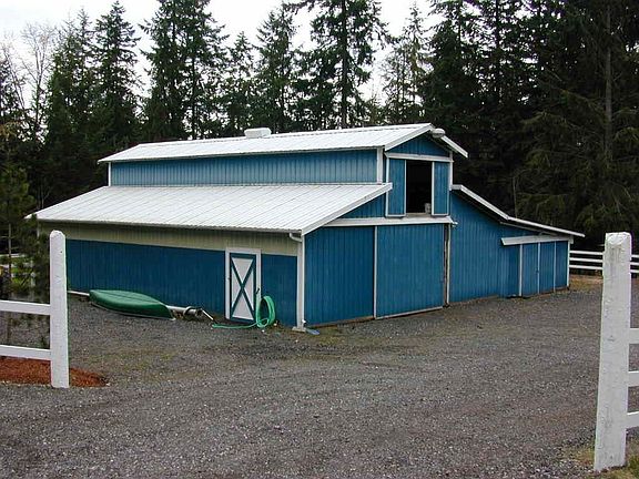36x50 barn with 8 (10x12) stalls