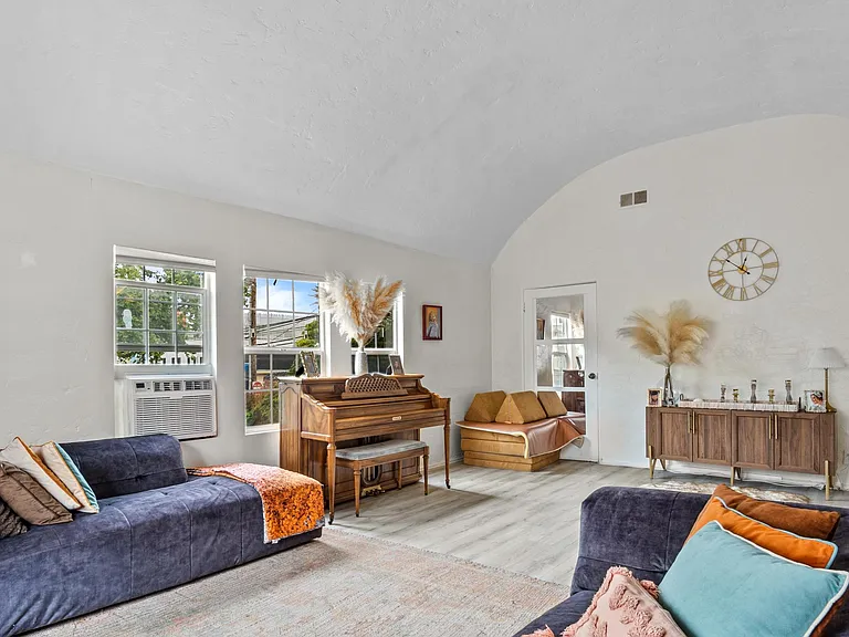 1414 S Shenandoah St #1416-1/2 — Photo 7