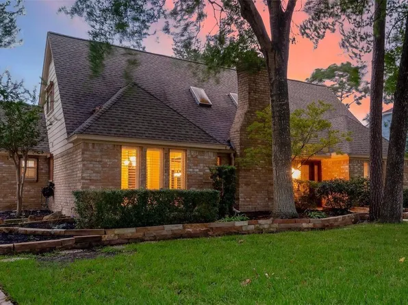 8114 Fernbrook Ln, Houston, TX 77070
