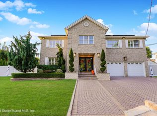 363 Billiou St, Staten Island, NY 10312